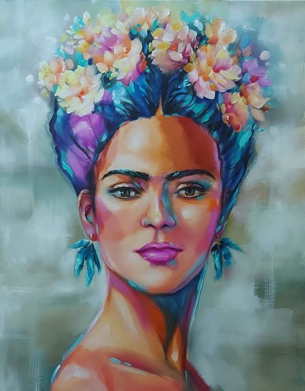 Mulher com flores no cabelo, em azul – quadro pintado à mão por Silvia Porto